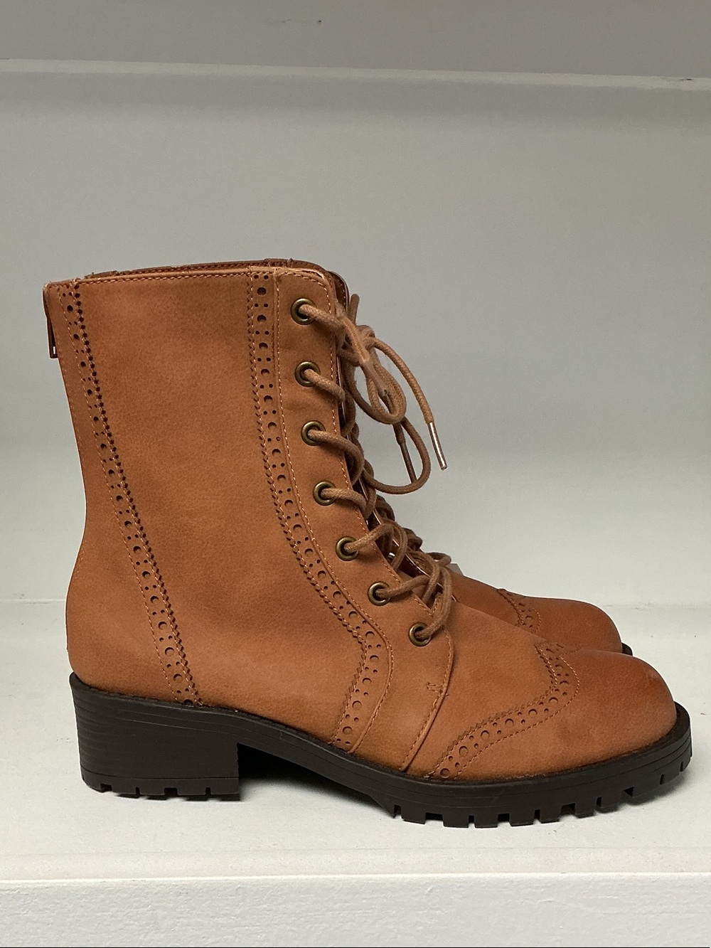 American Eagle Outfitters Women’s Lace-Up Tan Combat Boots